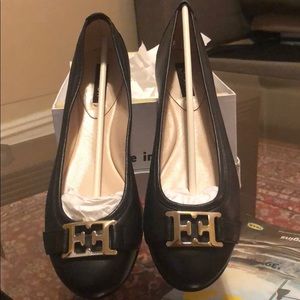 ESCADA SIZE8 SOLID BLACK WITH GOLD DOUBLE E BUCKLE